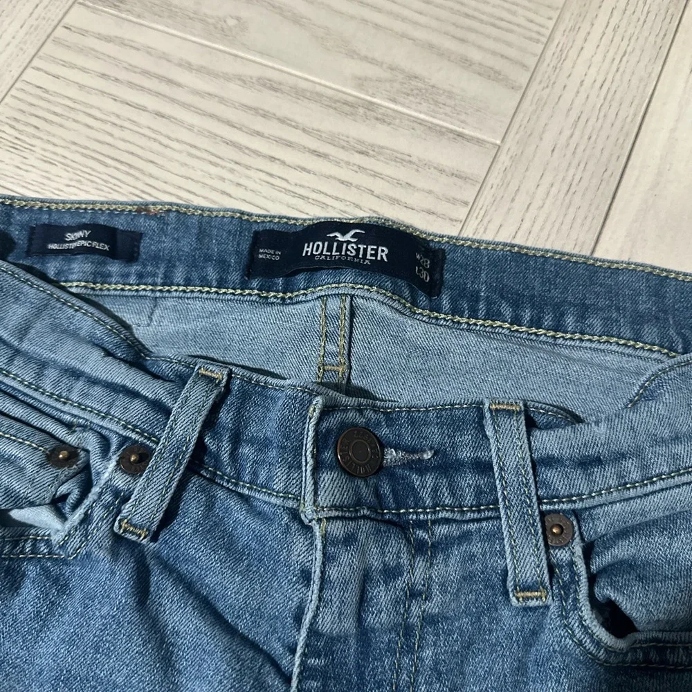 Hollister discover perfect